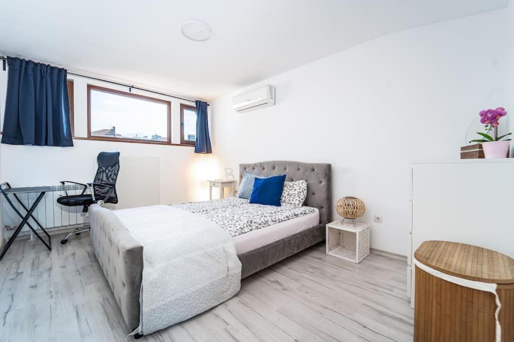 Central Apartment 2Bd Next To Vitosha Bul. София Экстерьер фото