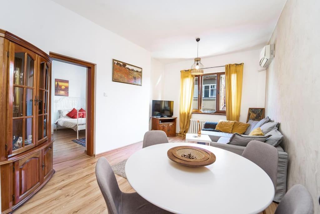Central Apartment 2Bd Next To Vitosha Bul. София Экстерьер фото